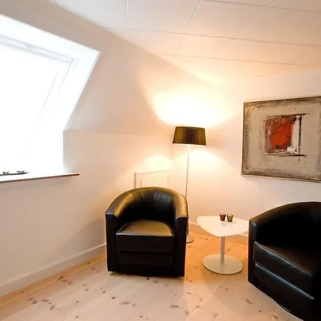 Den Gamle Kobmandsgaard Bed & Breakfast-3